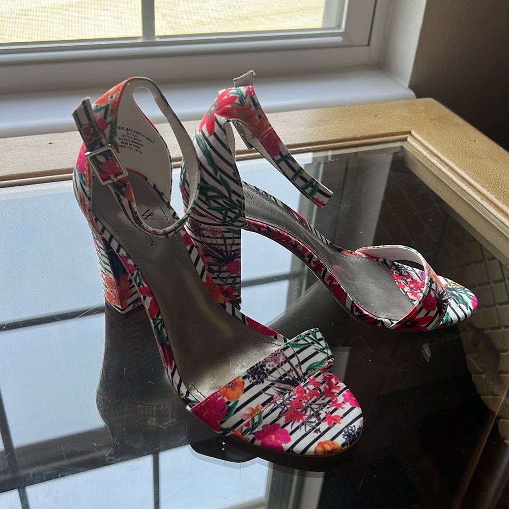 Floral Women's Heels - White and Pink
